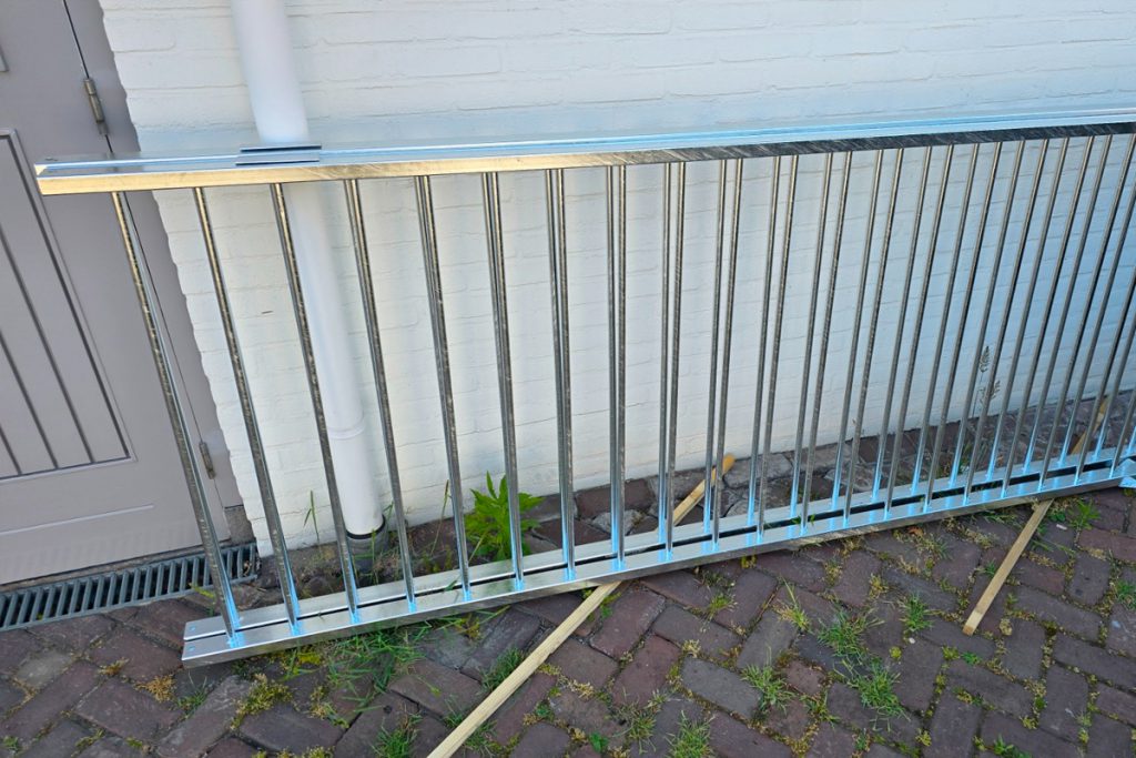 Balkonhek goedkoop vervangen
