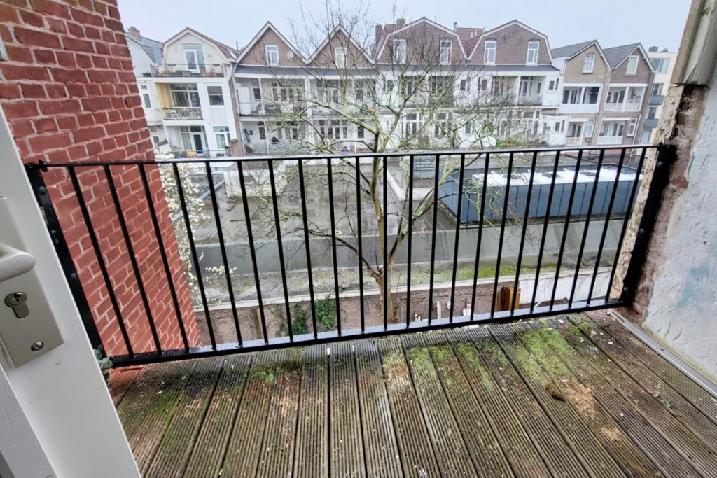 Goedkoop balkonhek laten plaatsen