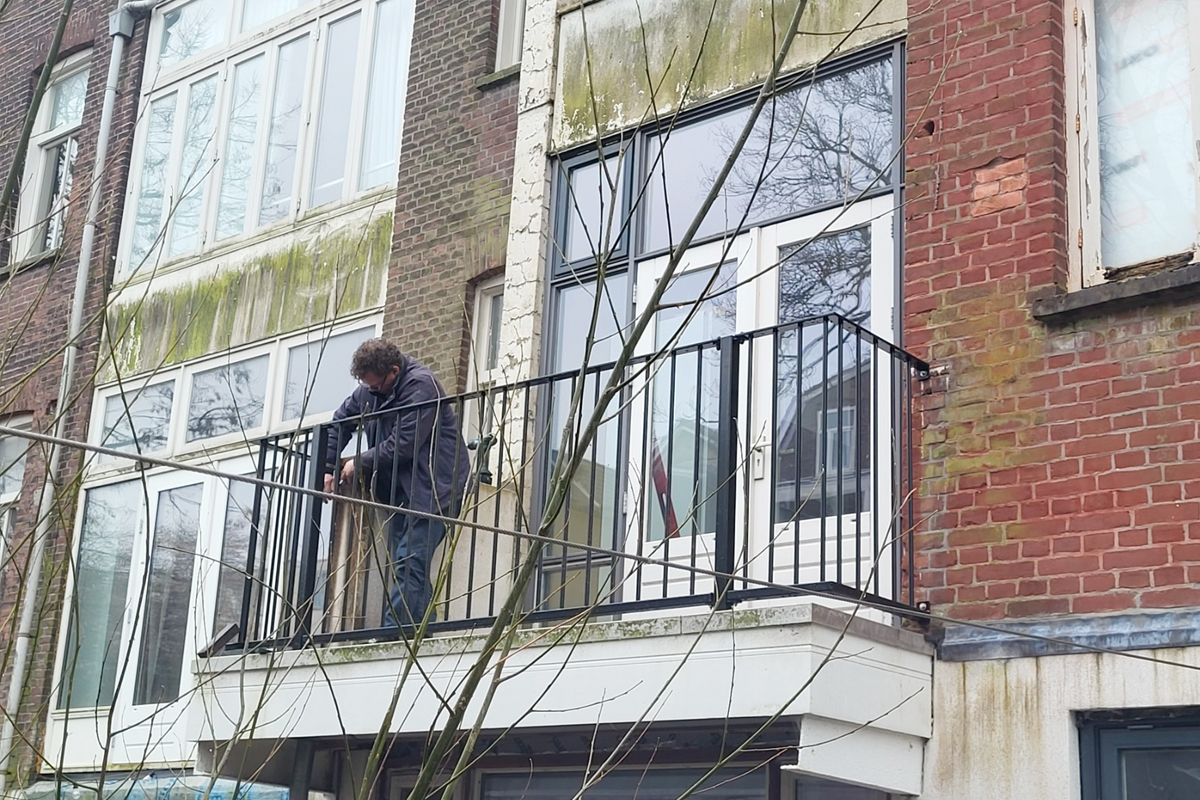 Goedkoop balkonhek laten plaatsen