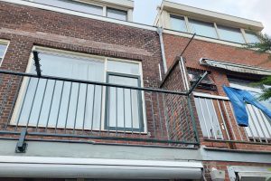 Goedkoop balkonhek met waslijn beugels