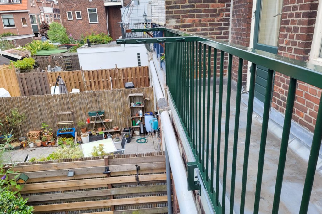 Goedkoop balkonhek met waslijn beugels