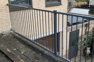 Low Budget balkonhekwerk laten vervangen