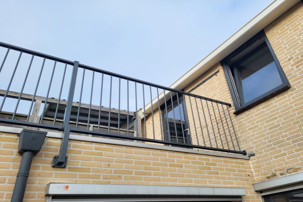 Low Budget balkonhekwerk laten vervangen