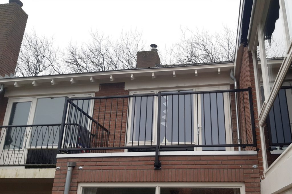 Standaard goedkoop balkonhek